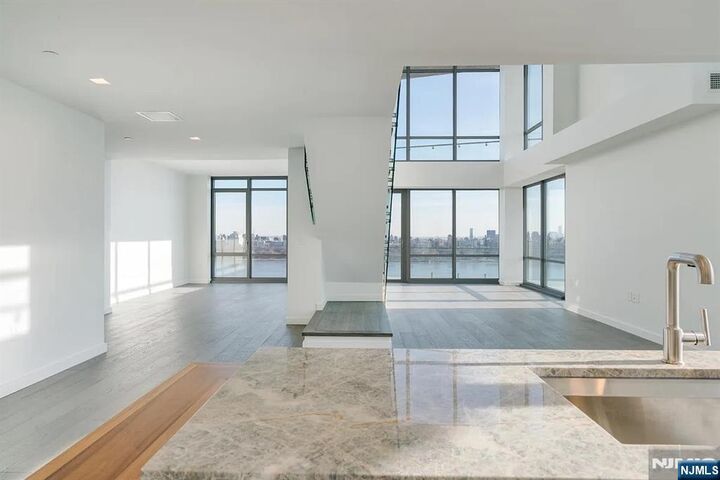 320 Adolphus Avenue 316  Cliffside Park NJ 07010 photo