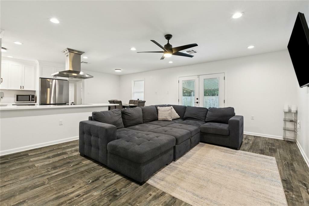 Property Photo: 6200 Leslie Street LA 70003