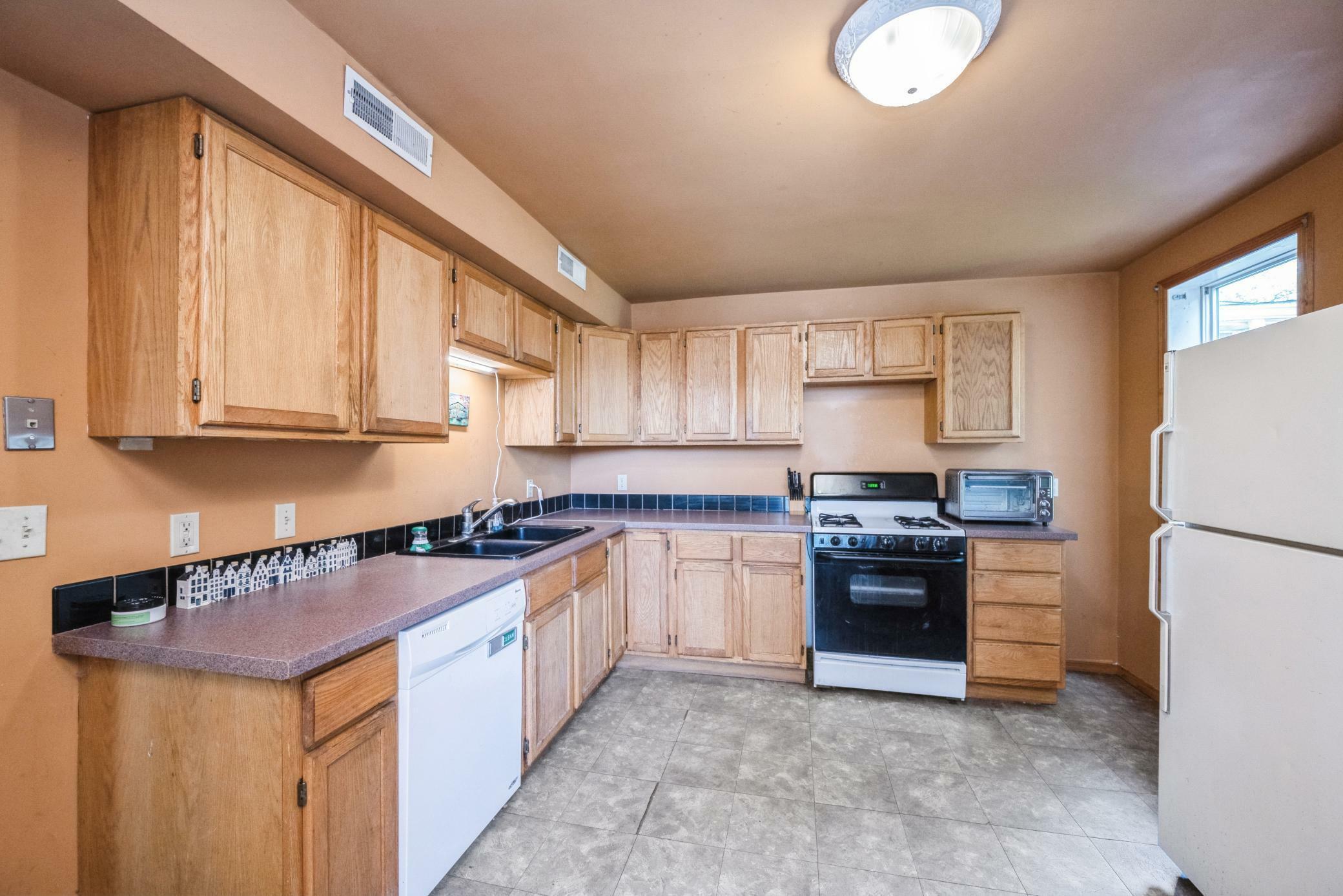 Property Photo: 326 Oneida Street MN 55102