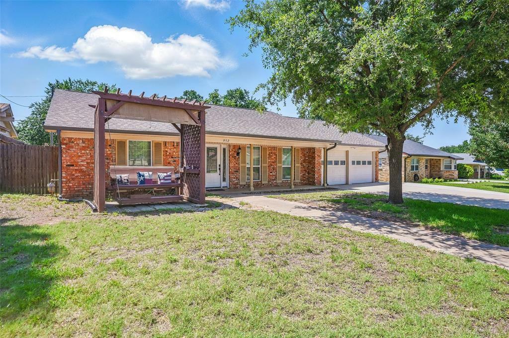 952 Charleston Drive  Bedford TX 76022 photo