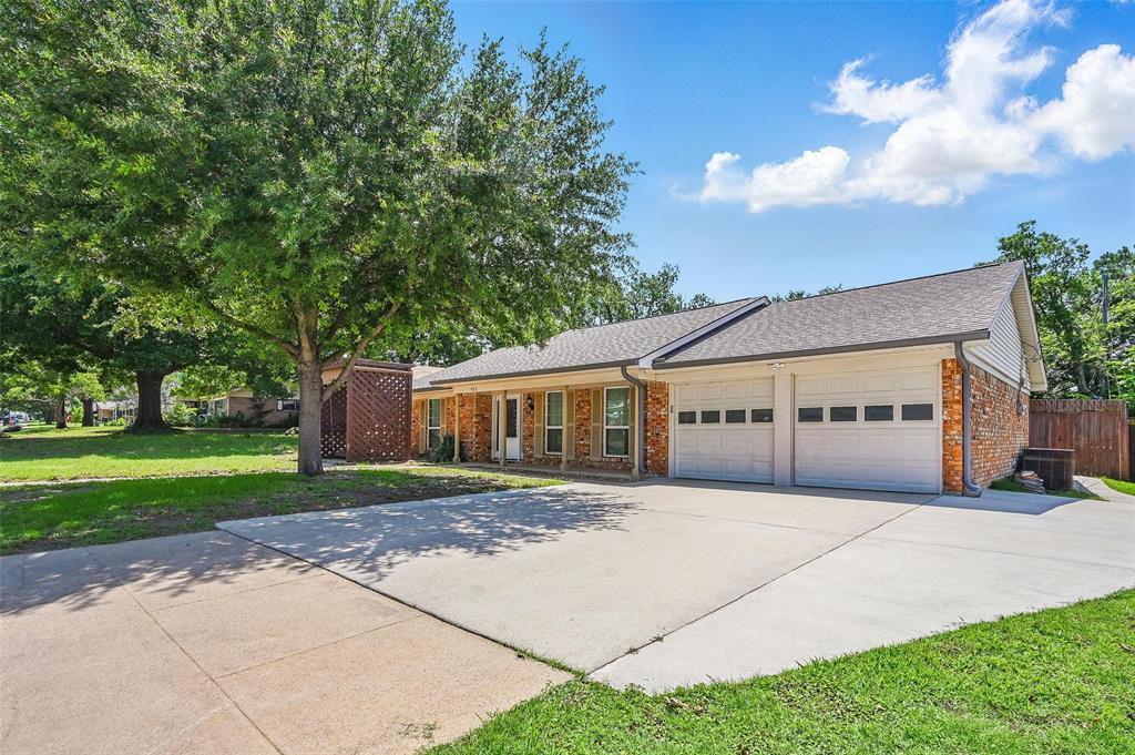 952 Charleston Drive  Bedford TX 76022 photo
