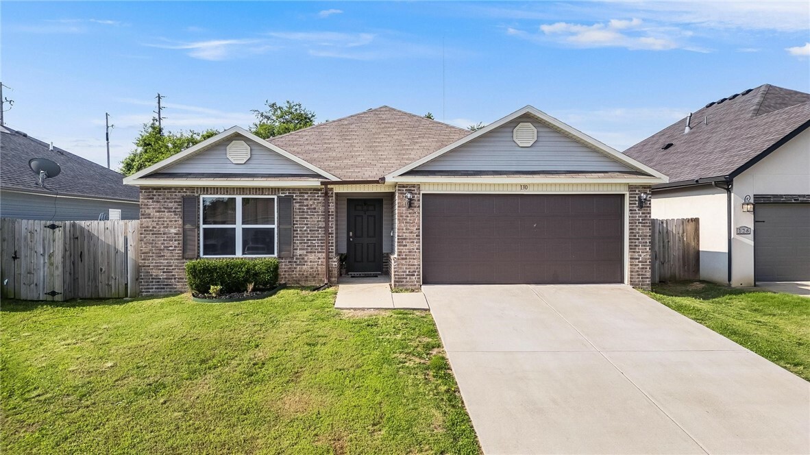 Property Photo: 130 E Glendale Lane AR 72758