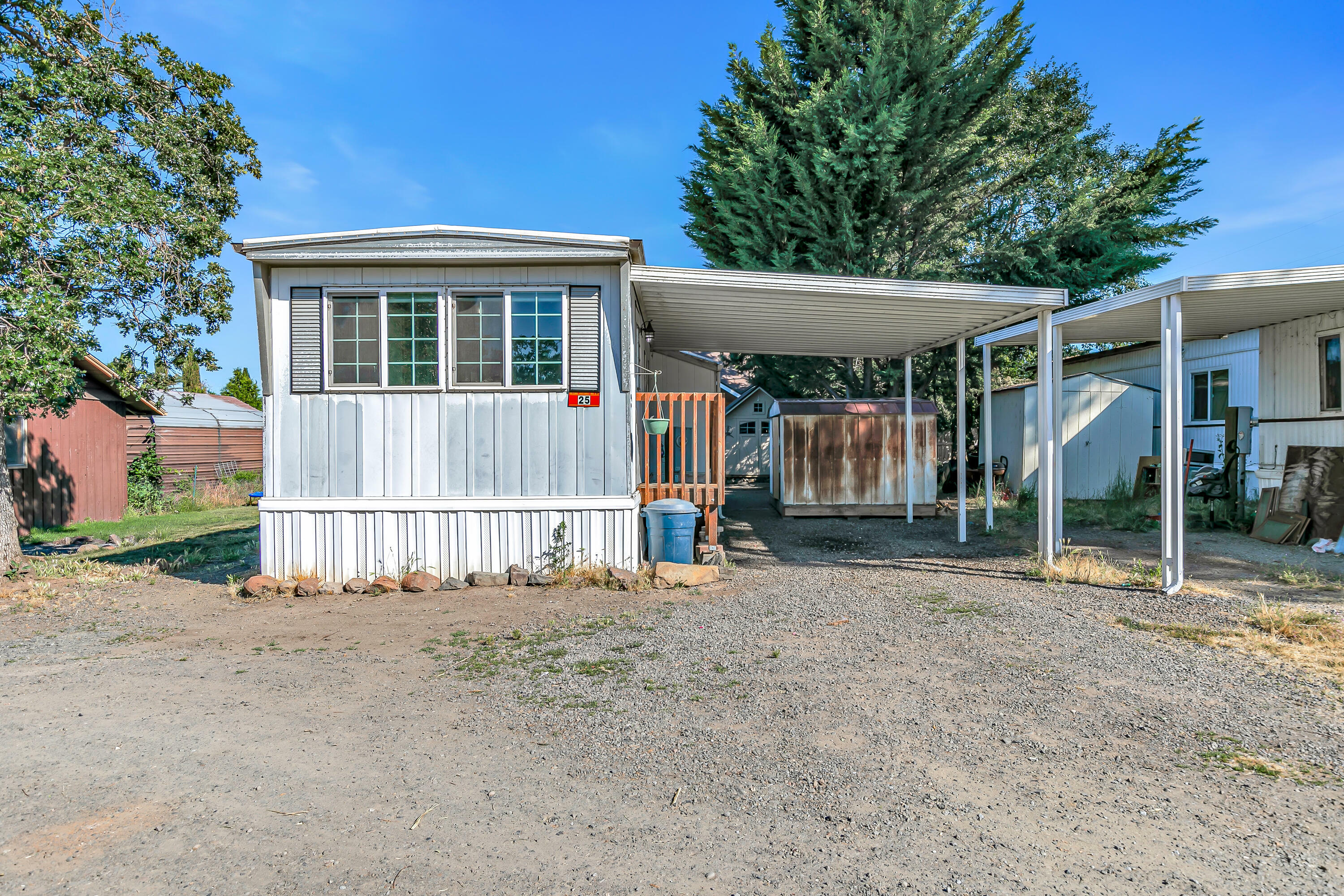 Property Photo: 11427 Blackwell Road 25 OR 97502