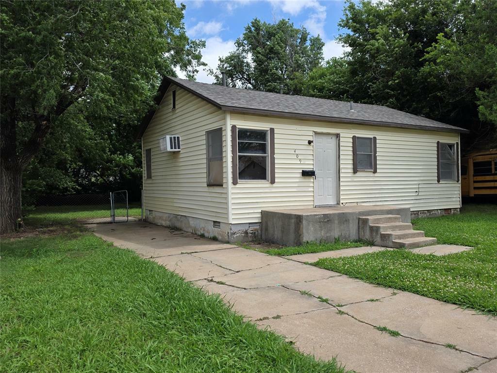 Property Photo: 409 Reed Place OK 73110