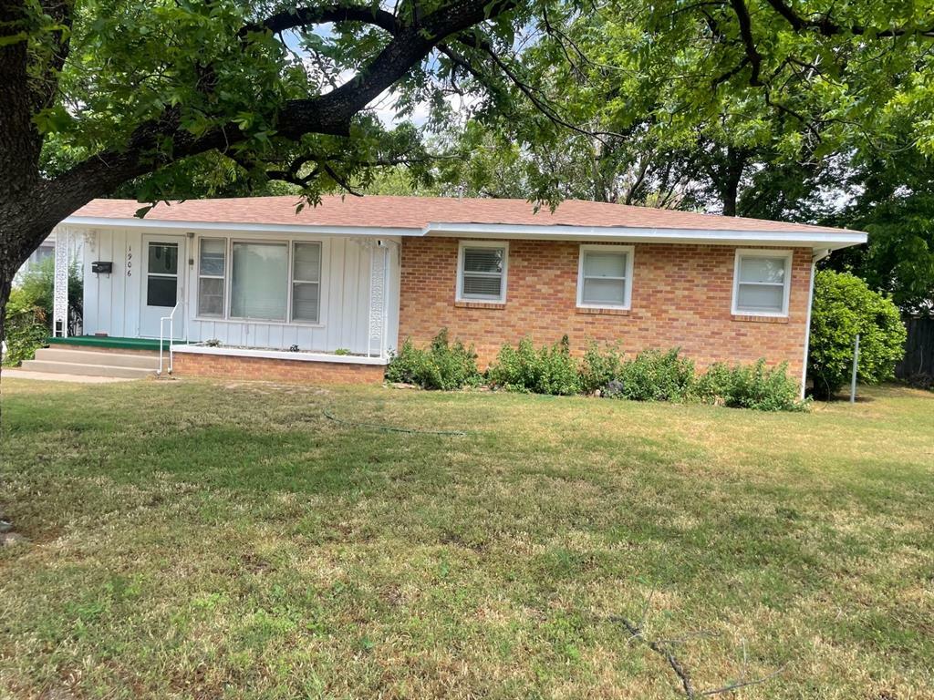 Property Photo: 1906 N Penn Avenue OK 73554