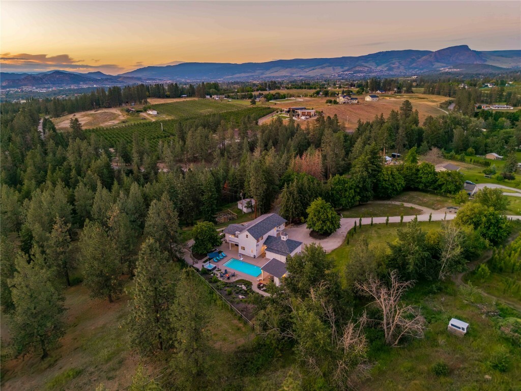 2376 Saucier Road  Kelowna BC V1W 4B8 photo