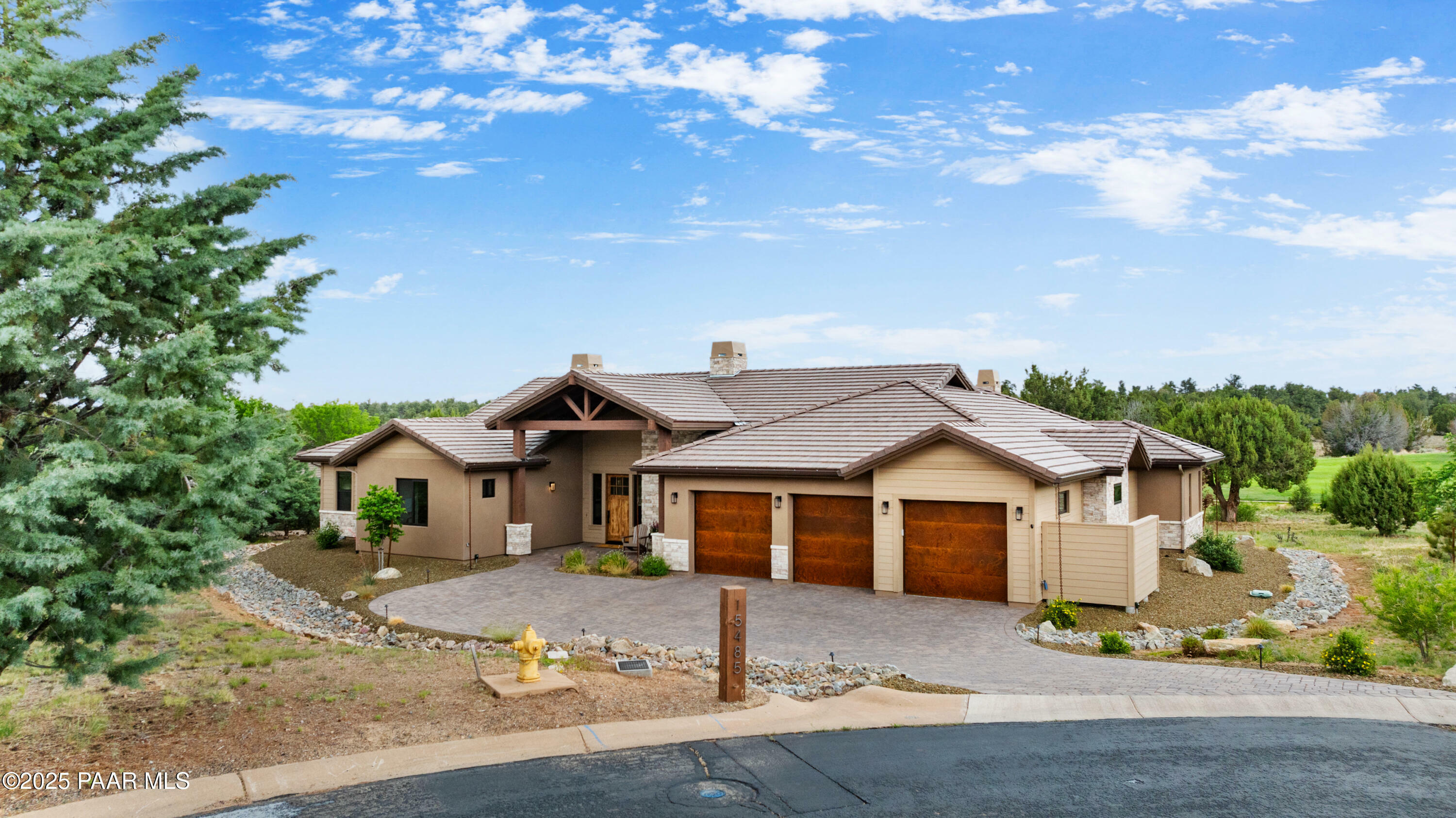 Property Photo: 15485 N Badlands Circle AZ 86305
