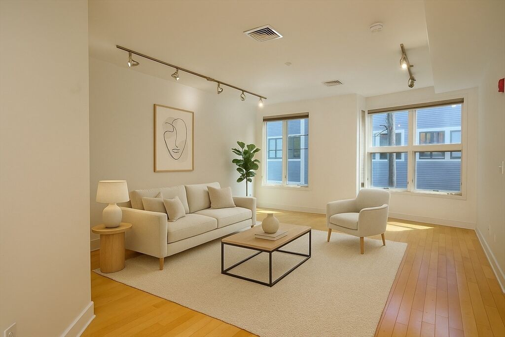 Property Photo:  24 Bay State Rd 7  MA 02138