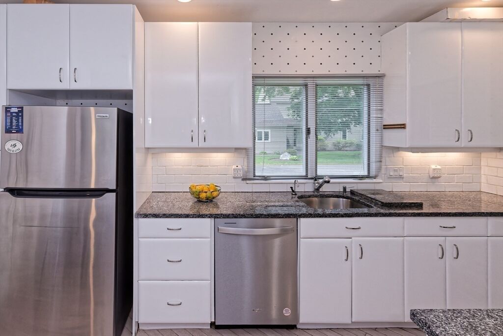 Property Photo: 1 Astra 1 MA 01778