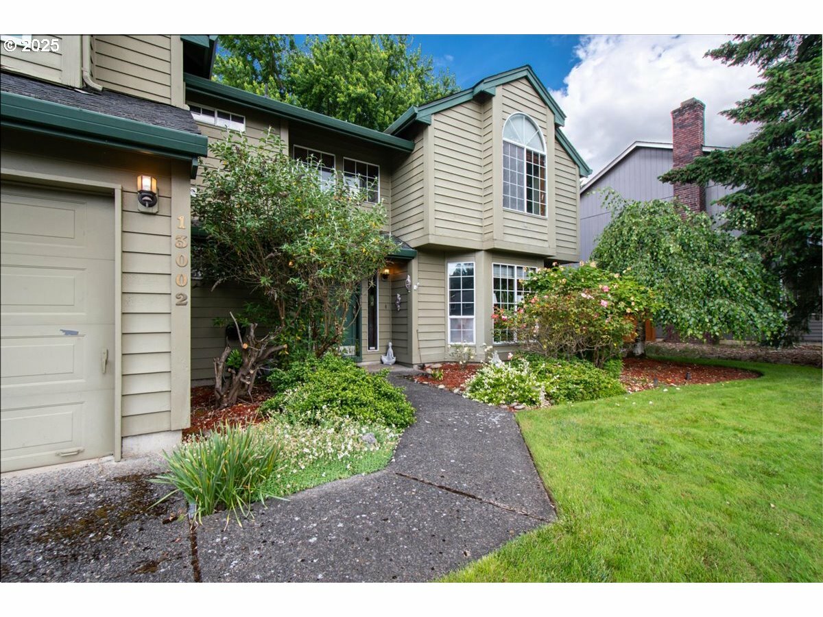 Property Photo: 13002 SE Forest St WA 98683