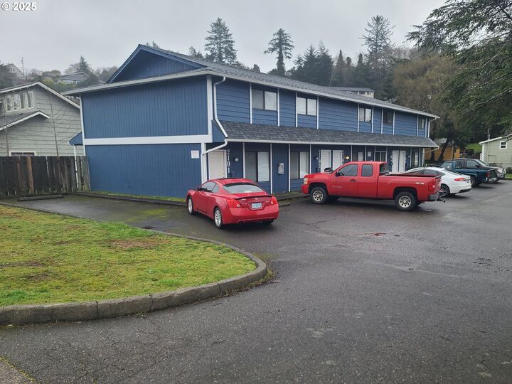 2109 Harrison St  North Bend OR 97459 photo