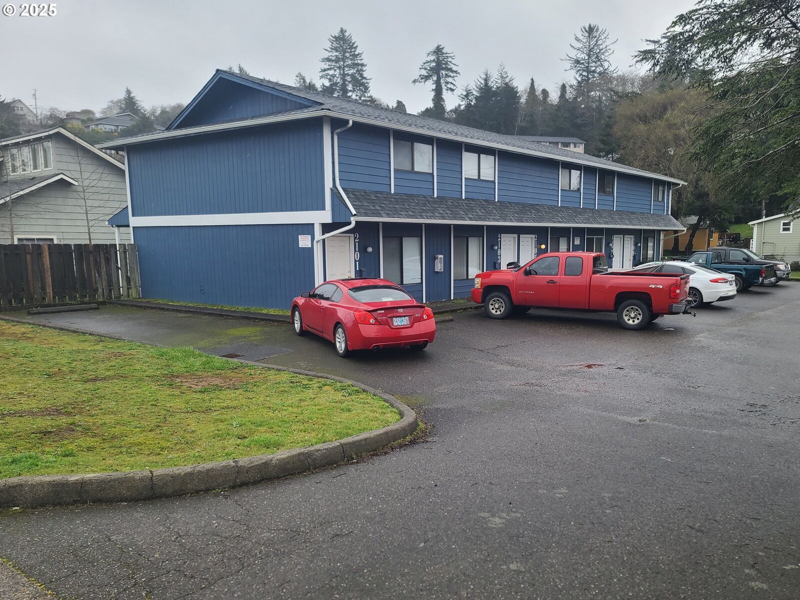Property Photo:  2109 Harrison St  OR 97459 