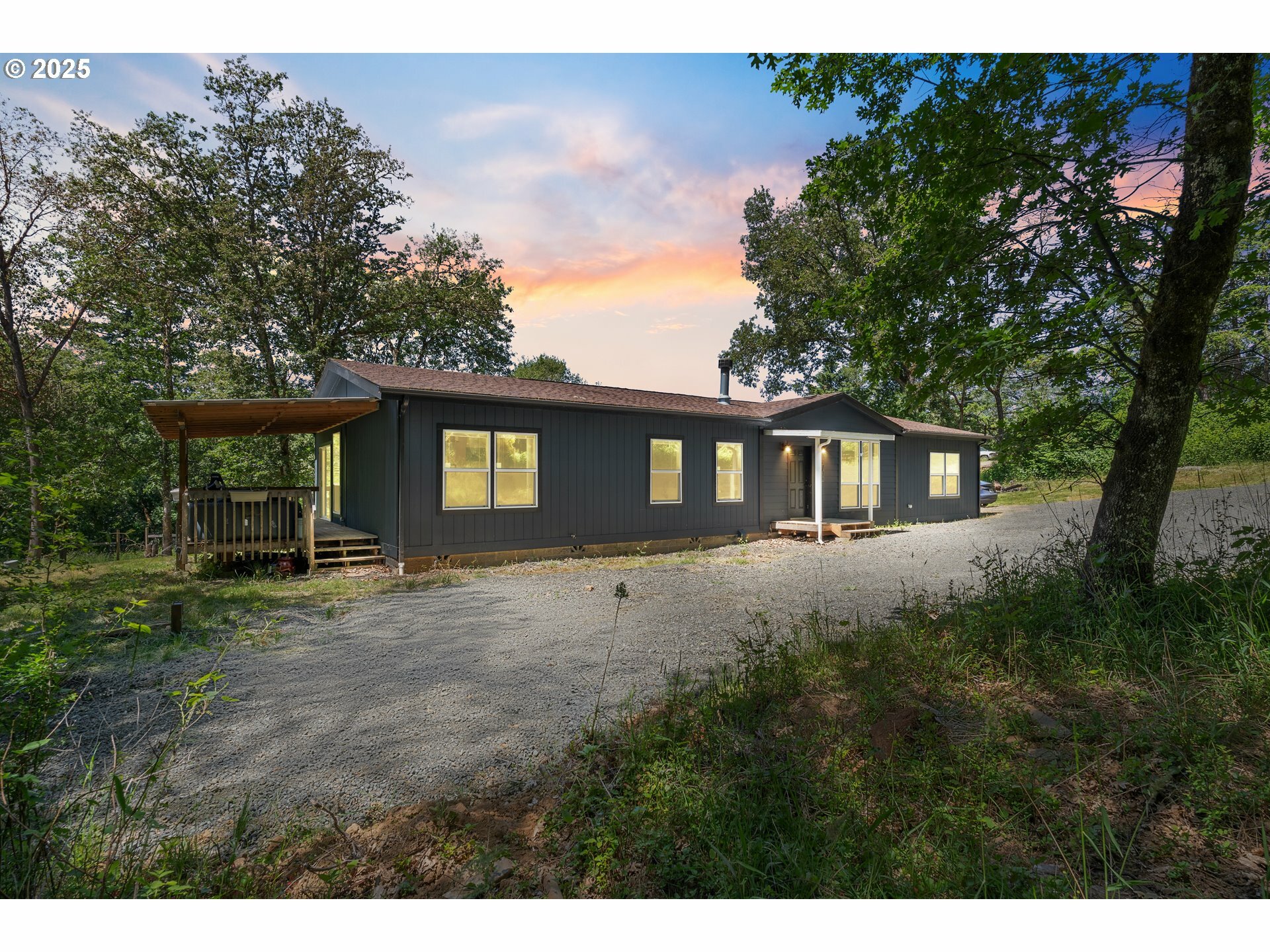 Property Photo: 700 Union Gap Loop Rd OR 97462