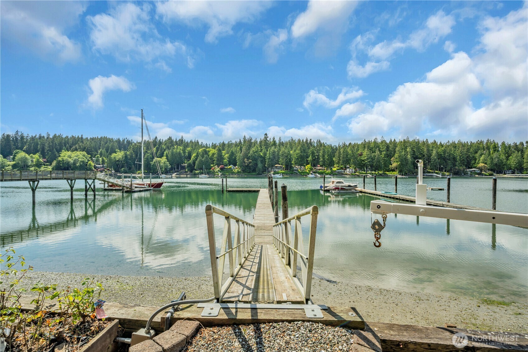 Property Photo: 6490 NE Monte Vista Drive WA 98110
