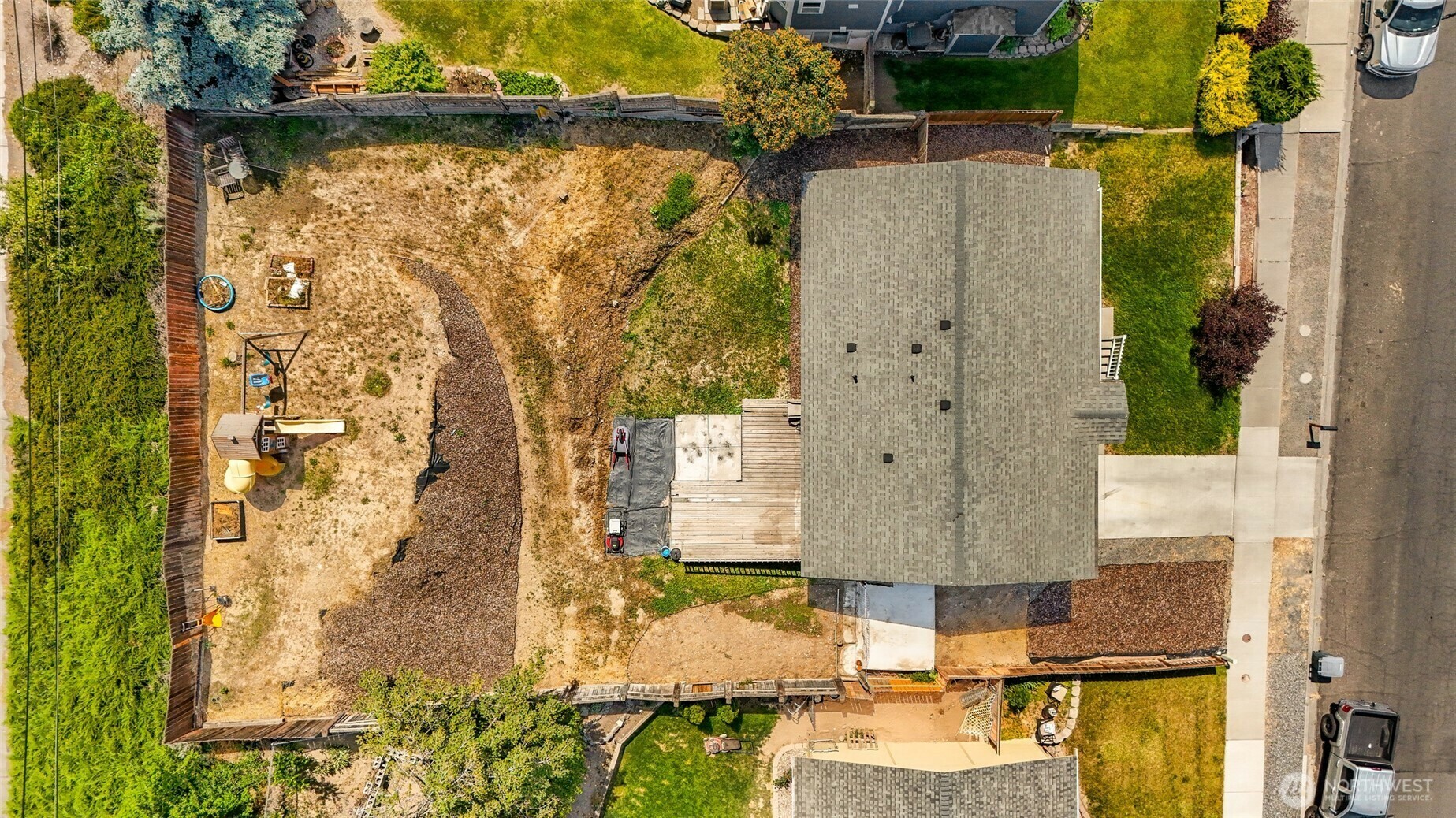 Property Photo: 907 S Balsam Street WA 98837