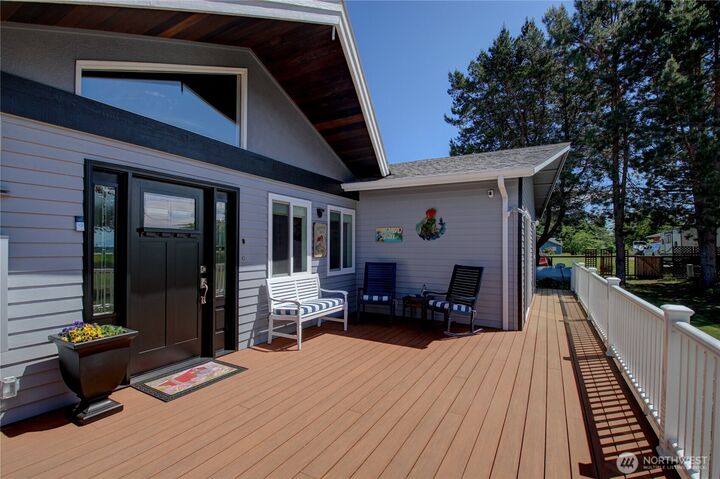 793  Starwana Court  Oak Harbor WA 98277 photo