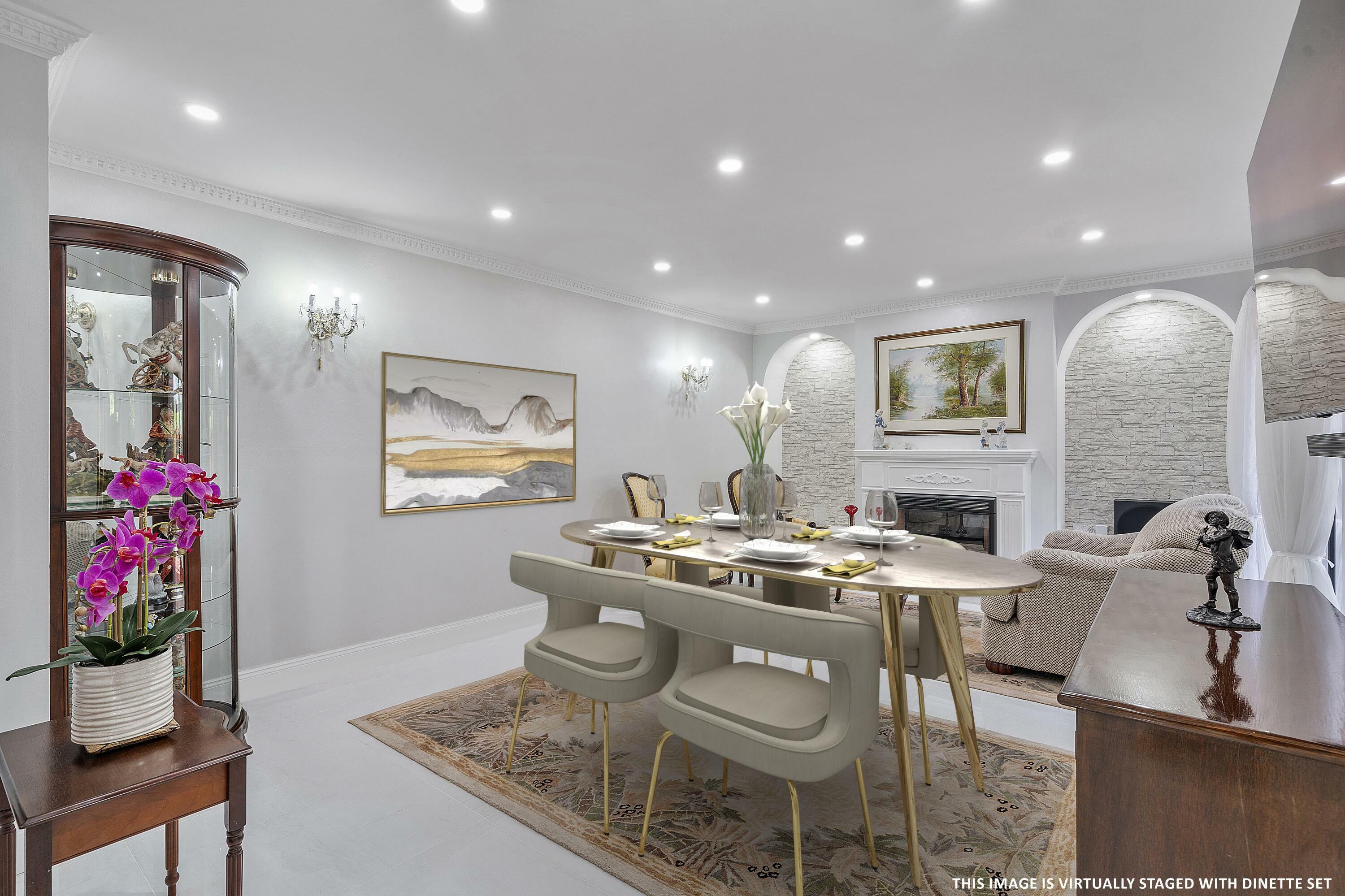 Property Photo: 7678 Courtyard Run W FL 33433
