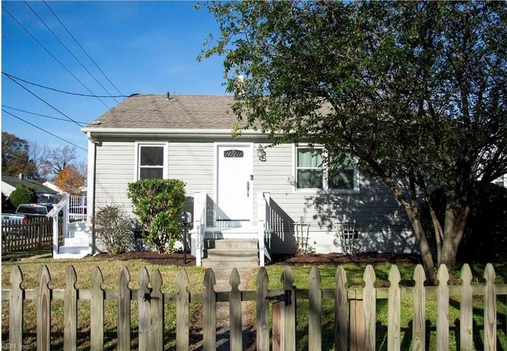 Property Photo:  9517 Warwick Ave  VA 23503 