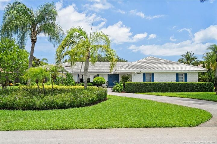 Property Photo:  3453 SE Fairway E  FL 34997 