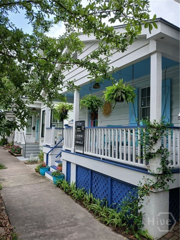 Property Photo: 539 E Gwinnett Street GA 31401