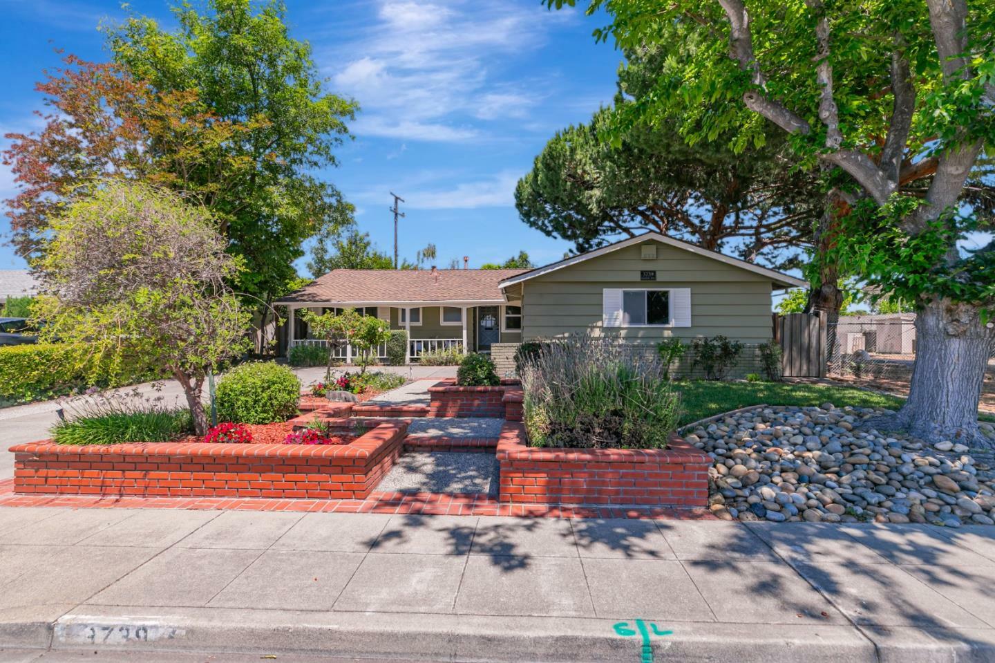 Property Photo: 3739 Swallow Way CA 95051