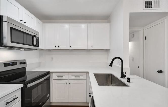 Property Photo:  8801 Independence Ave. 25  CA 91304 