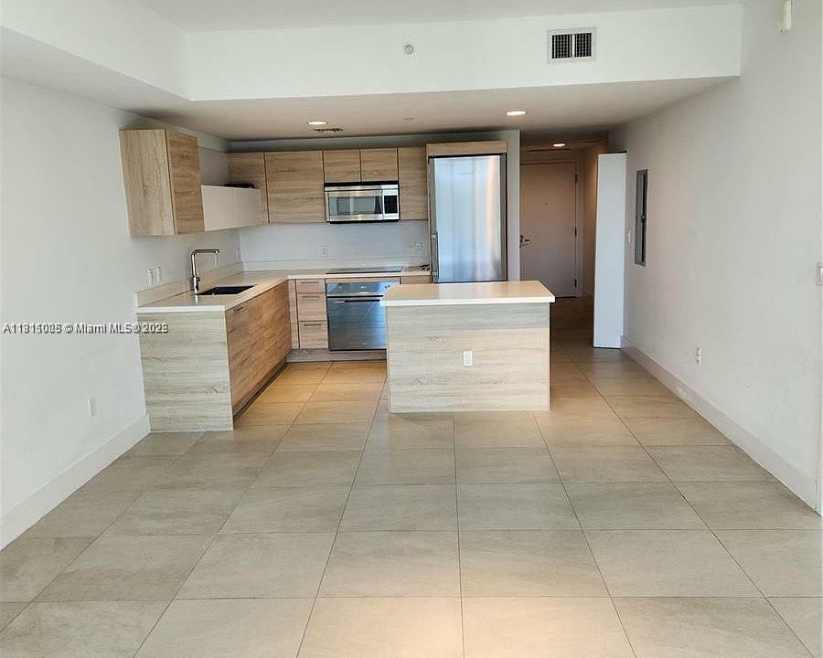 Property Photo: 16385 Biscayne Blvd 319 FL 33160