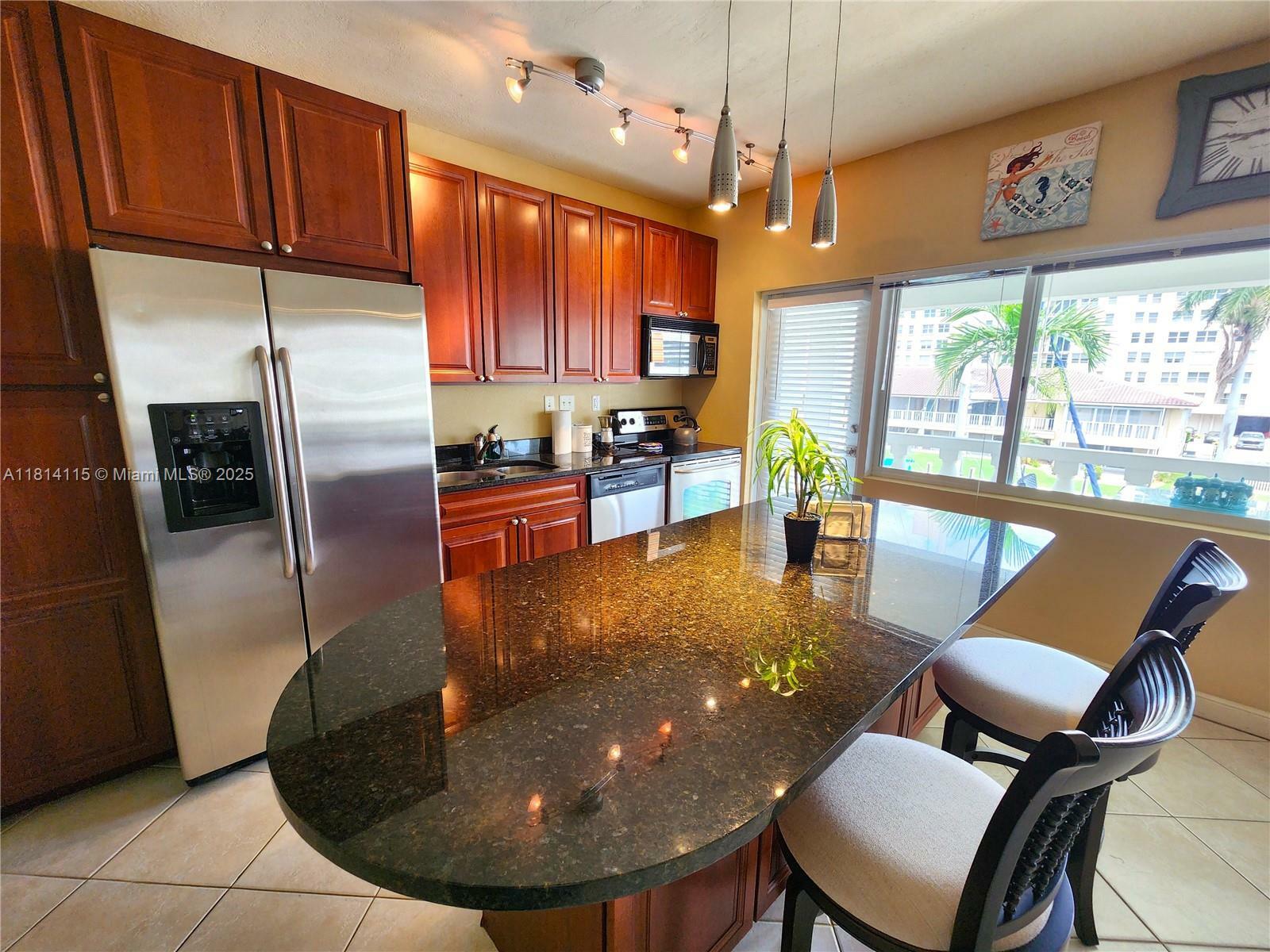 Property Photo: 2881 NE 32nd St 320 FL 33306