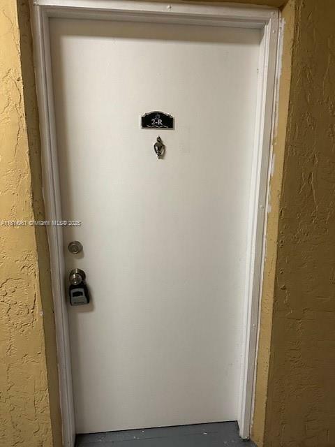 Property Photo: 5400 SW 77th Ct 2R FL 33155