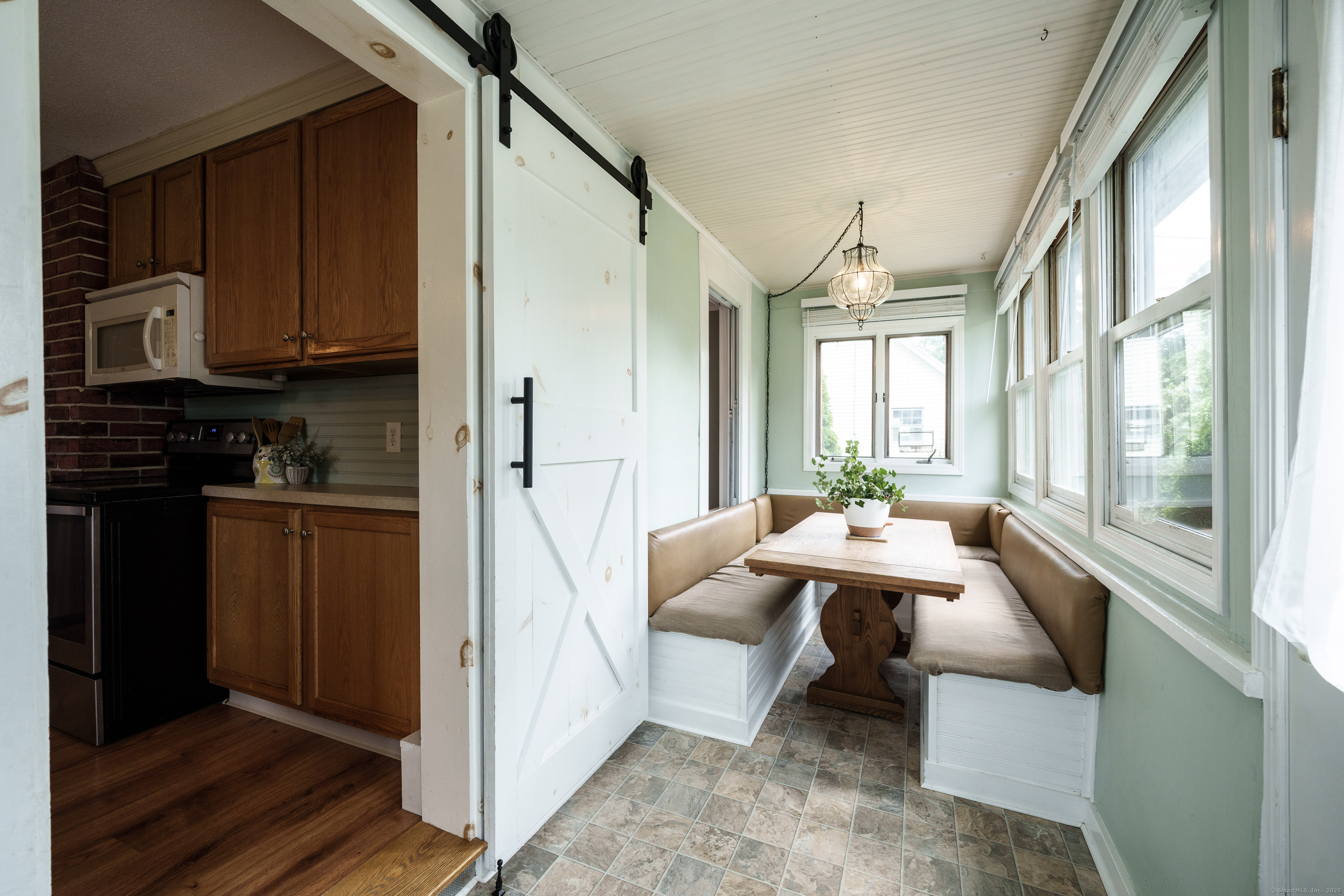 Property Photo: 16 Grove Street CT 06082