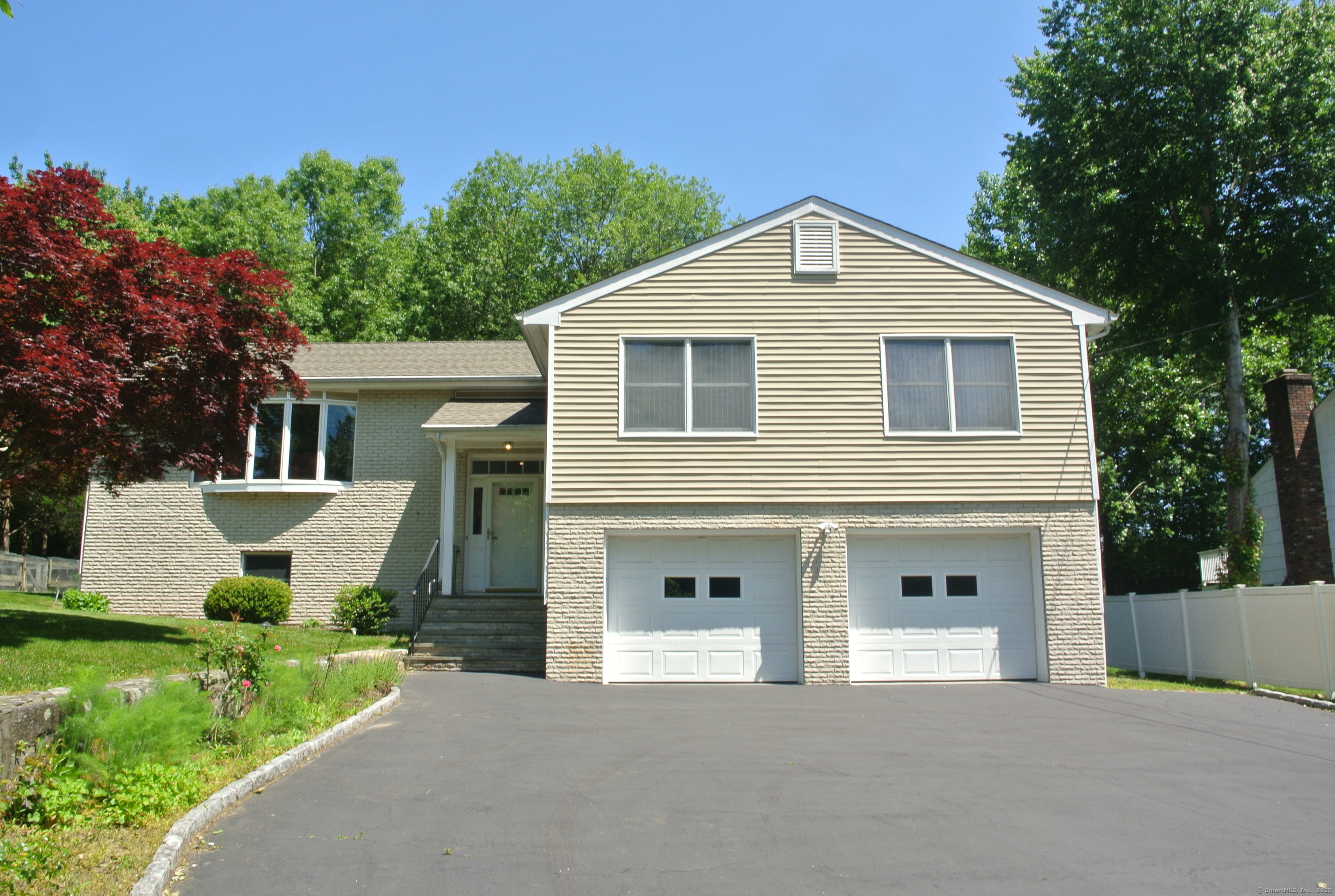 Property Photo:  302 Westwood Road  CT 06902 