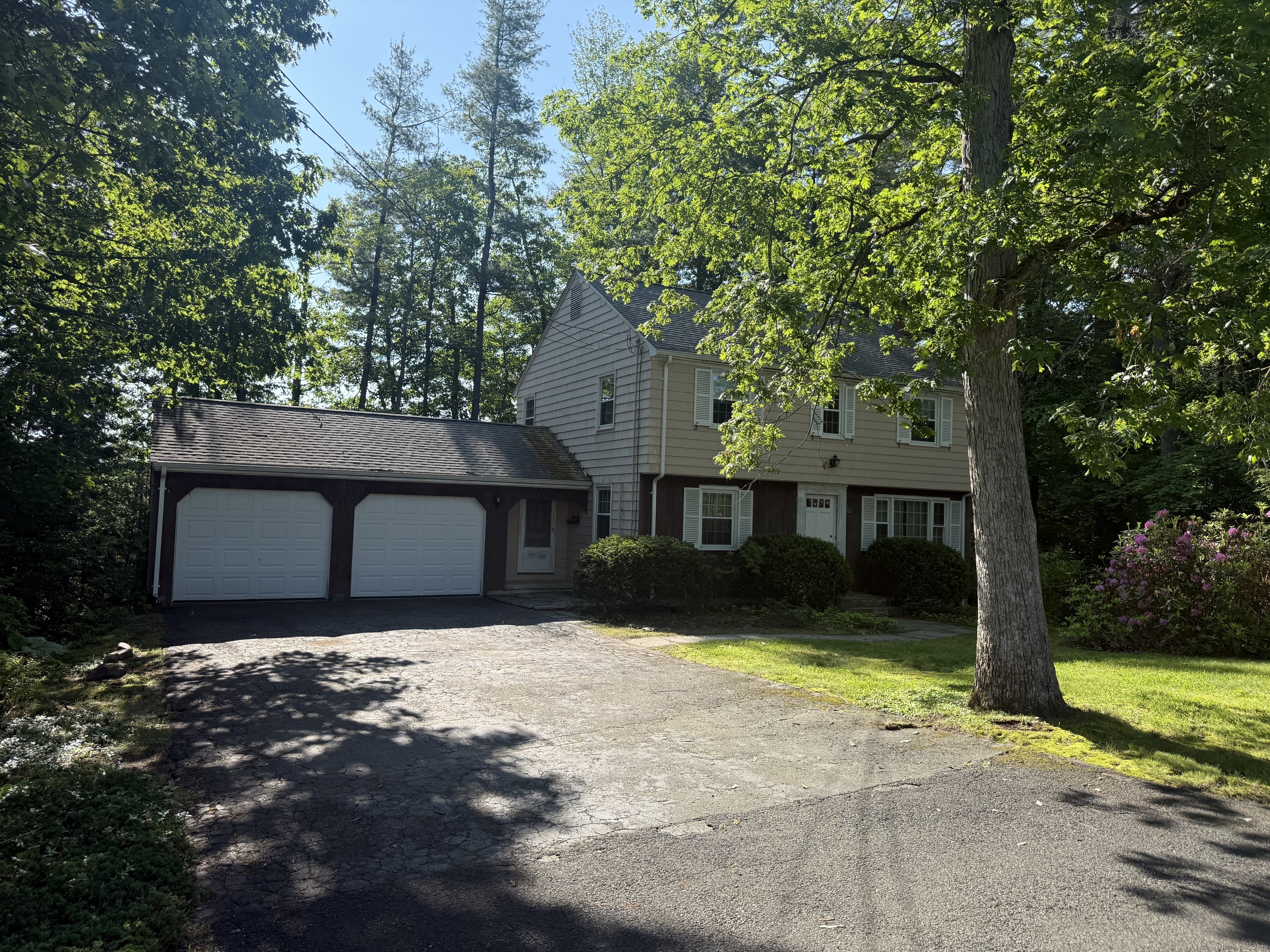 Property Photo: 49 Carver Circle CT 06070