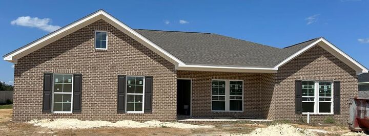 206 Cambridge Dr  Headland AL 36345 photo
