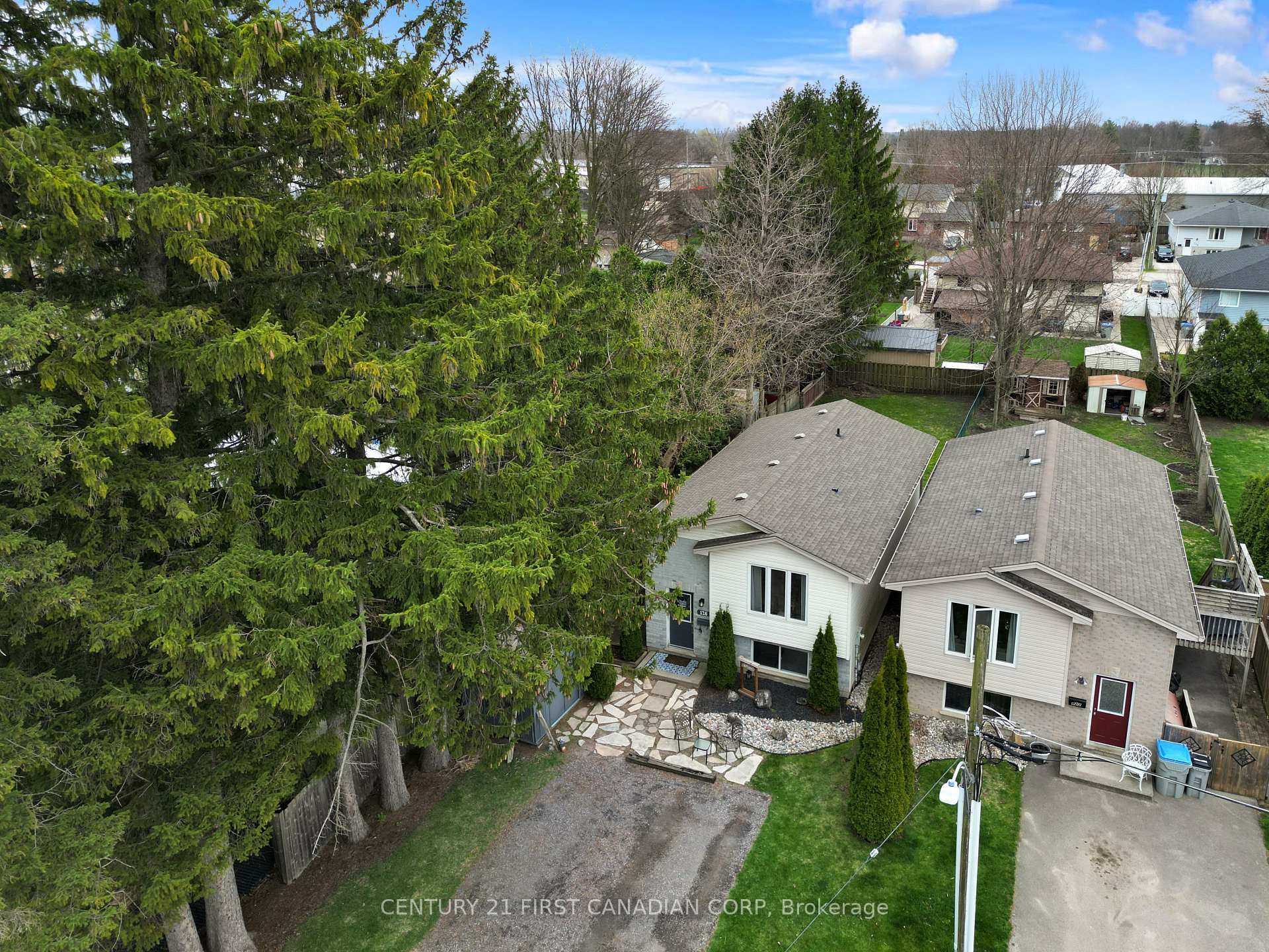 Photo de la propriété: 126 Scott Street E ON N7G 1K2