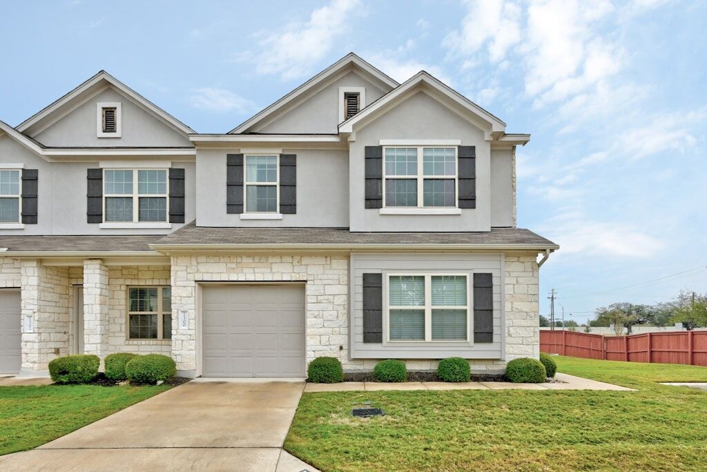 Property Photo: 1300 Catalan Road 1001 TX 78748