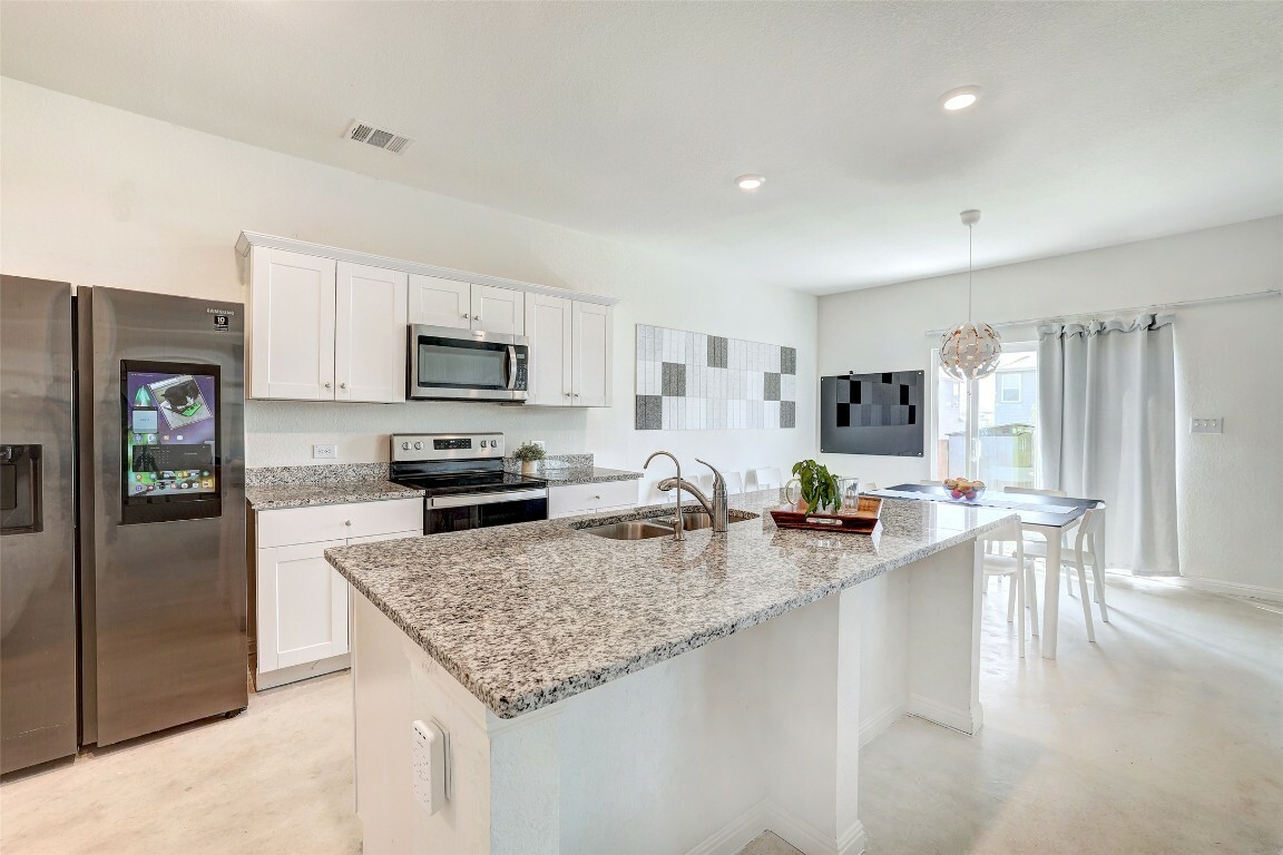 Property Photo: 163 Wonderful Life Way TX 76537