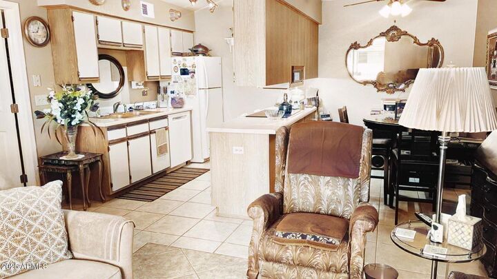 Property Photo:  1440 N Idaho Road 1022  AZ 85119 
