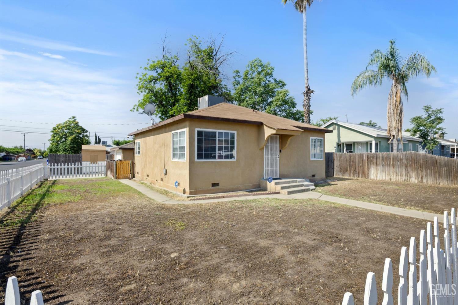 Property Photo: 1901 Rose Marie Drive CA 93304