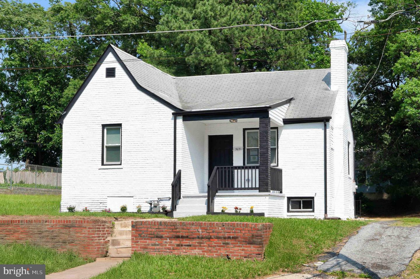 Property Photo:  505 62nd Avenue  MD 20743 