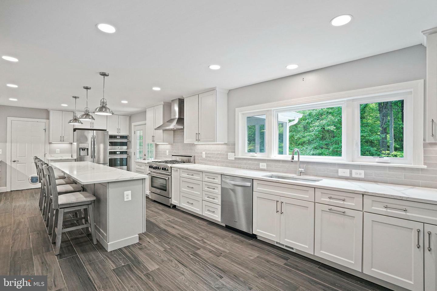Property Photo: 8821 Gateshead Road VA 22309