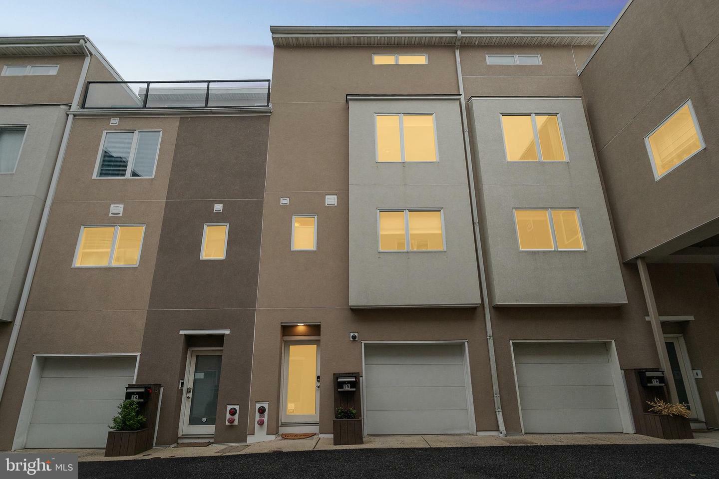 Property Photo:  211 Brown Street 15  PA 19123 