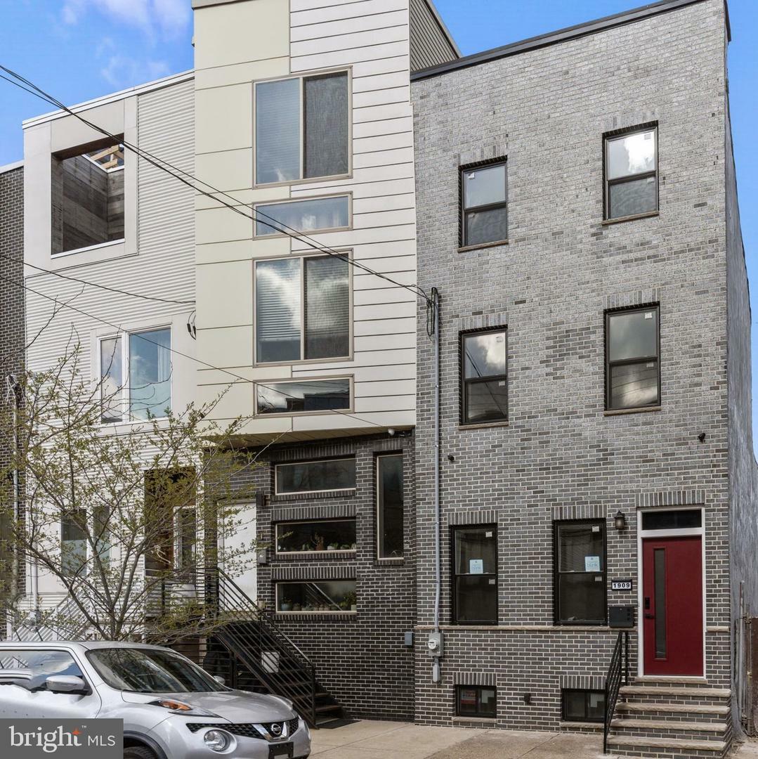 Property Photo: 1909 E Cumberland Street PA 19125
