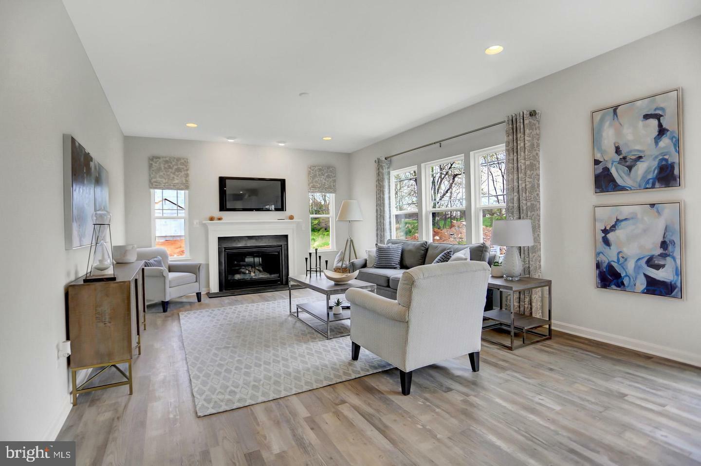 Property Photo:  6 Bentley Court  PA 17370 