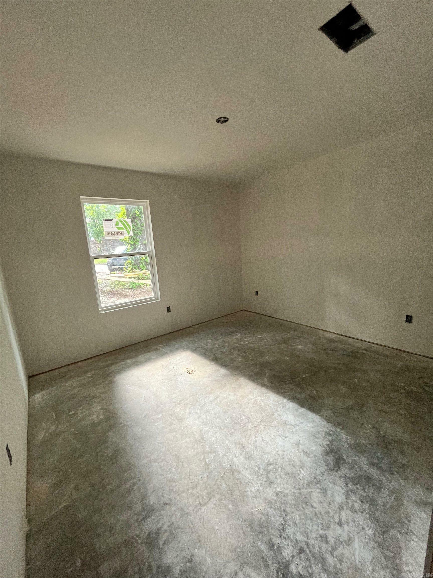 Property Photo: 1324 Maple Street AR 72104