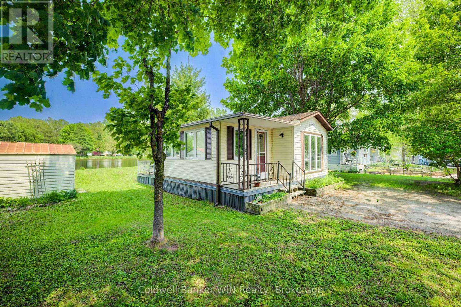 Property Photo: 72 Lakeside, 7489 Side Road 5 E ON N0G 2L0