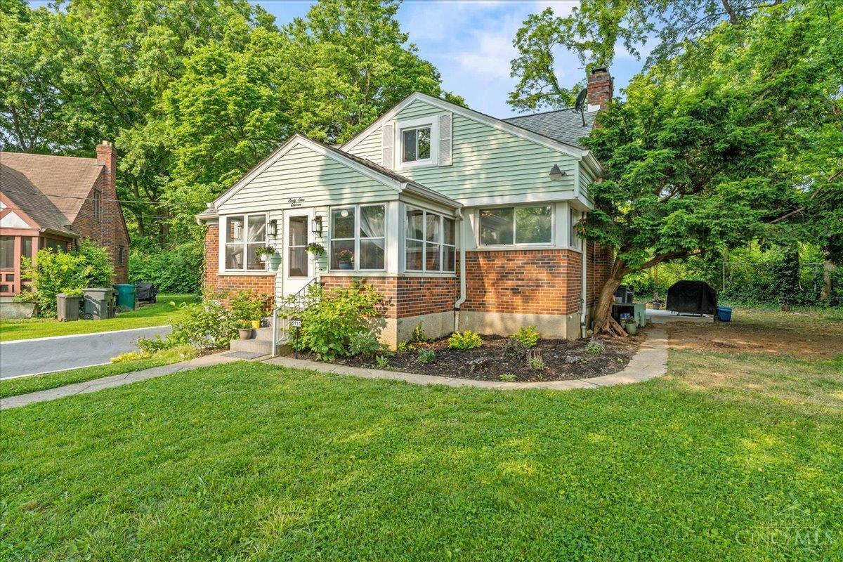 Property Photo: 6111 Faircrest Court OH 45224