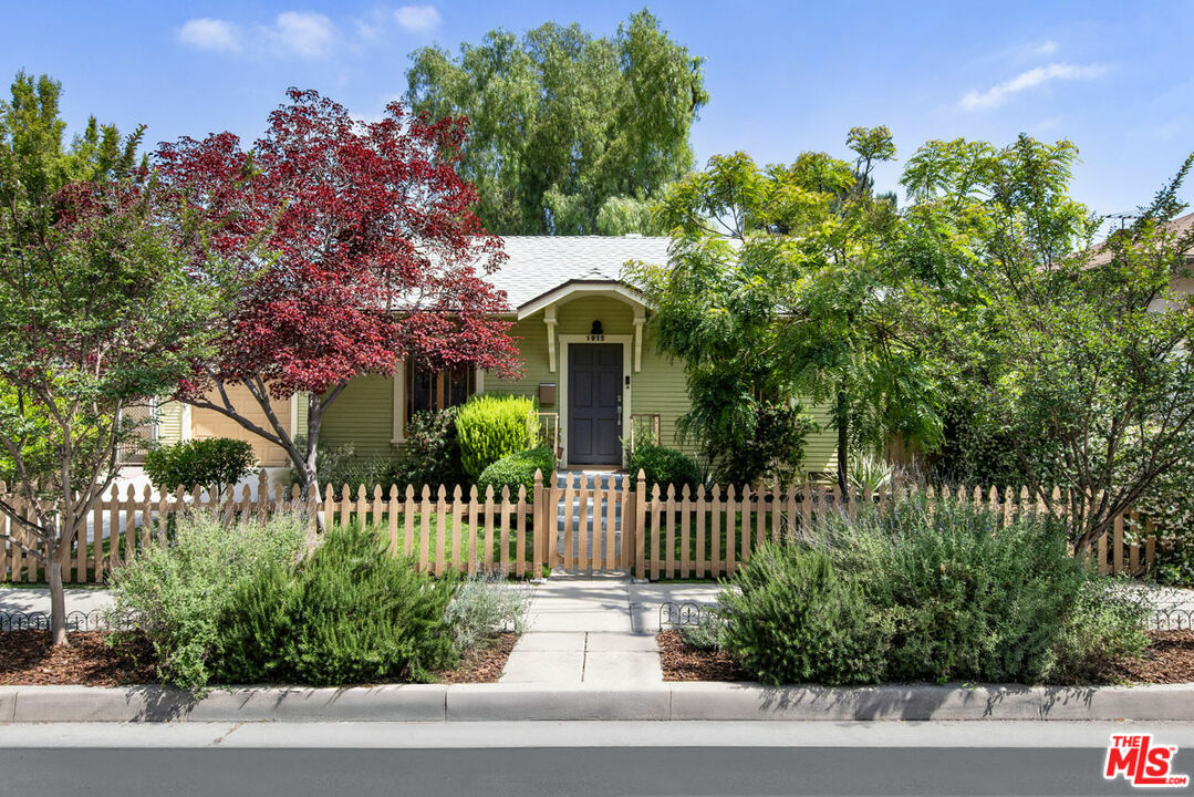 Property Photo: 1915 Chickasaw Ave CA 90041