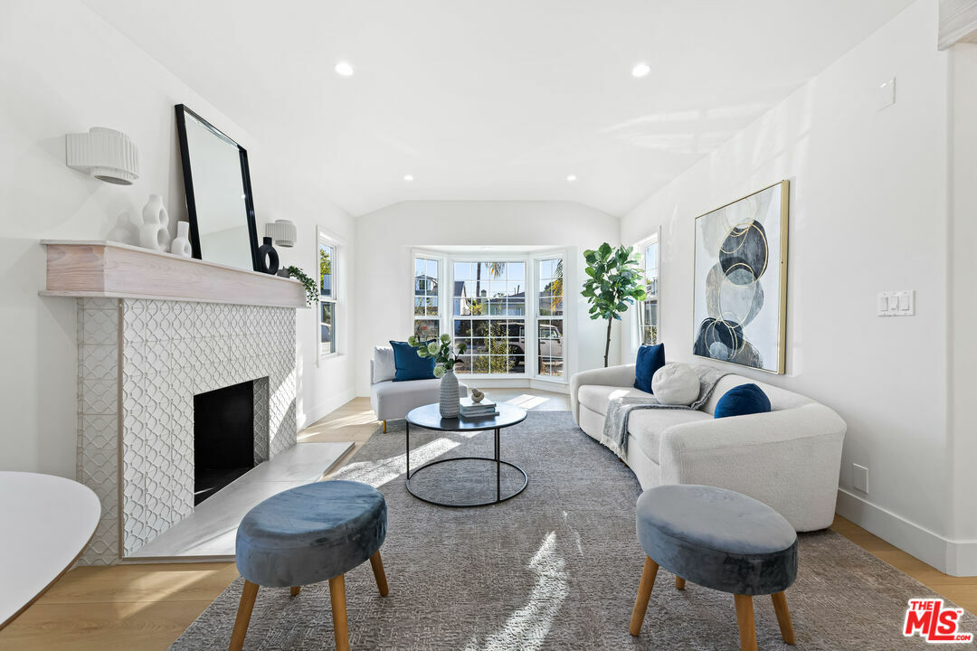 8507 Naylor Ave  Los Angeles CA 90045 photo