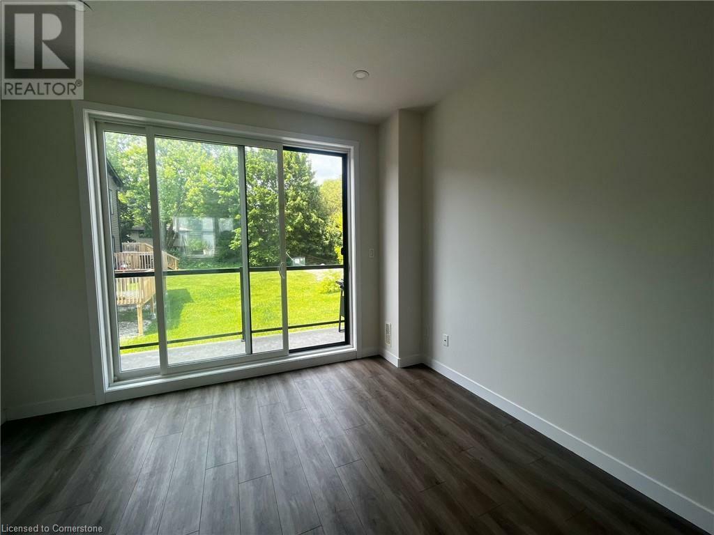 Property Photo: 650 Victoria Street South C ON N2H 5G1