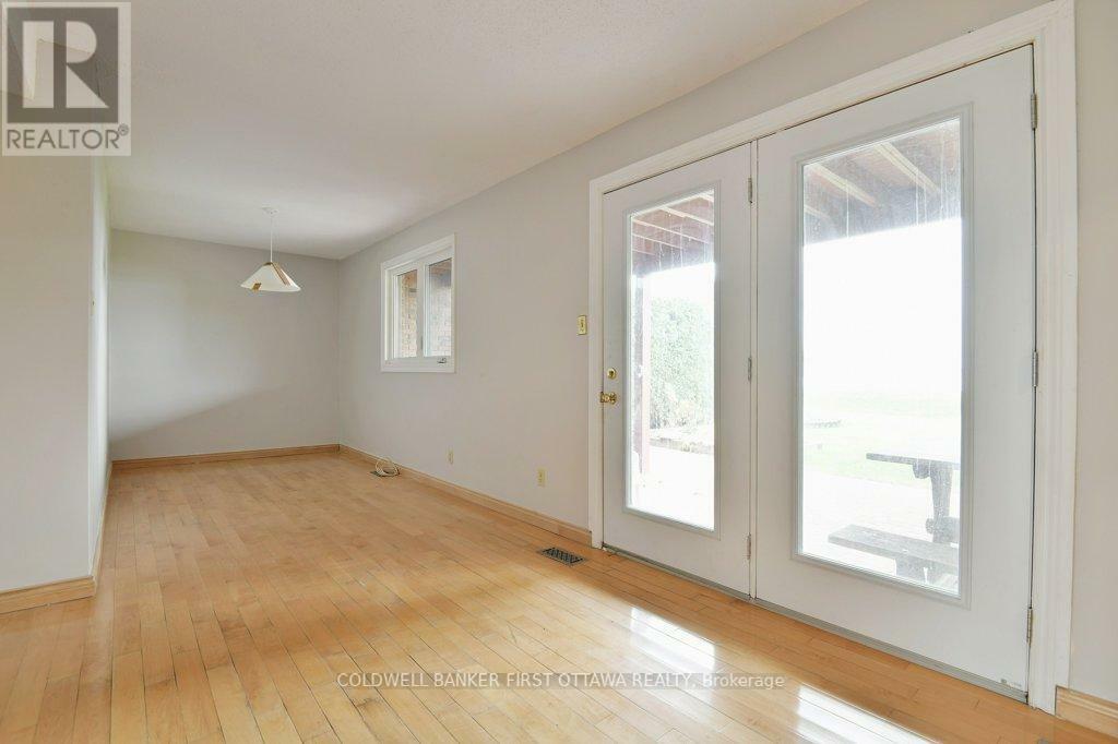 Photo de la propriété: 202 Kehoe Street ON K2B 6A5